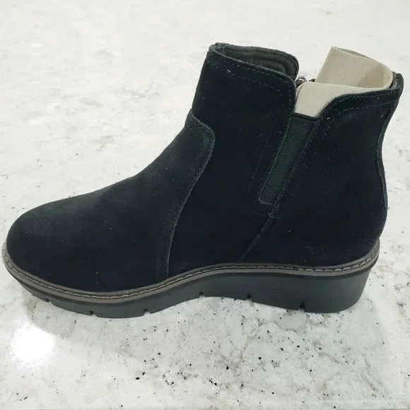 Clarks Collection Women's Size 7 W Airabell Suede Wedge Ankle Bootie Black NEW - Picture 12 of 13